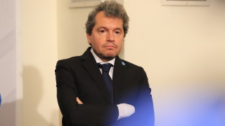 Това което правят Кирил Петков Асен Василев и Продължаваме промяната