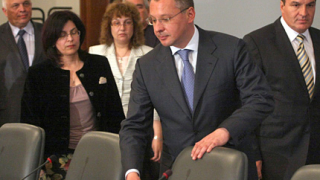 Здраво строене на пътища обеща Станишев