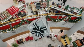 Българските граждани са похарчили над 3 4 млрд евро в общо