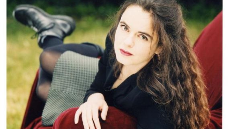 "Всичко, което обичаме, се превръща в измислица", твърди Амели Нотомб