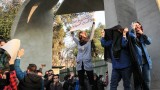 12 убити протестиращи при бунтовете в Иран