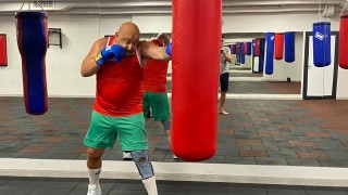 Министърът на младежта и спорта Красен Кралев показа умения в