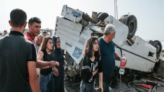 Броят на руските туристи загинали след преобръщане на автобуса им