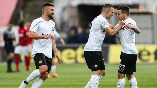 Отборът на Славия официално се раздели с Мартин Петков написаха