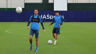 Звездата на Левски Ивелин Попов използва профила си в