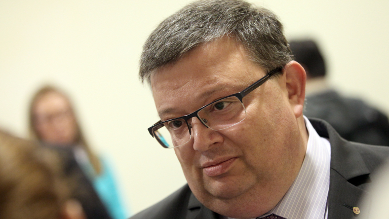 Главният прокурор Цацаров обяви "Слънчев бряг" за "държава в държавата"
