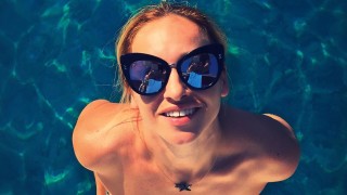 Александра Раева обича да прекарва студените зими на топло и