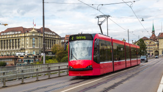 Тази нощ в Дрезден Източна Германия част от мост който