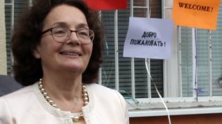 Всички деца са равни, обяви Коларова по повод проблема с учениците бежанци в Калище