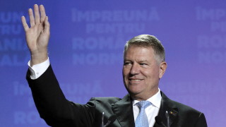 Румънският президент Клаус Йоханис печели убедително първия тур на президентските