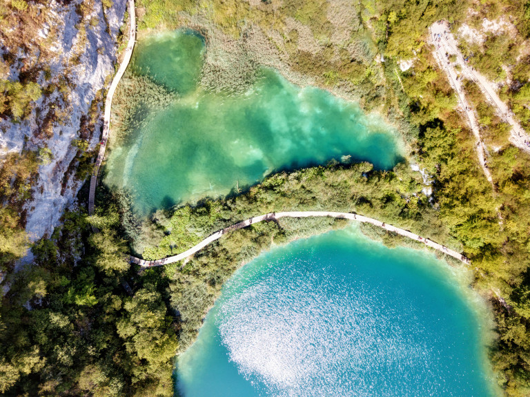 Плитвичките езера в Хърватия, само че нощем