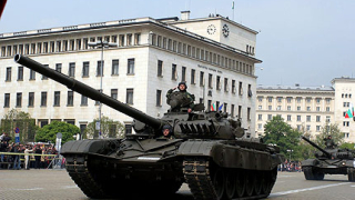 Военните репетират за гергьовденския парад