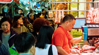 Китайските държавни информационни агенции съобщават че американското свинско и соя