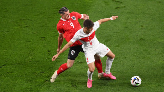 Арда Гюлер застана до Роналдо и Рууни