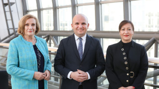 Евродепутатите от ДПС Илхан Кючюк Искра Михайлова и Атидже Алиева Вели