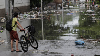 Тайфунът Данас връхлетя Южен Тайван с рекордно силни ветрове и