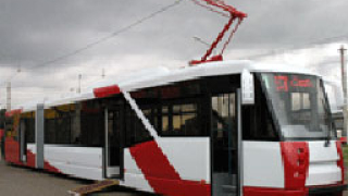 Пускат дизайнерски трамвай с електронно таксуване