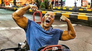 Когато си Скалата и костюмът не ти става