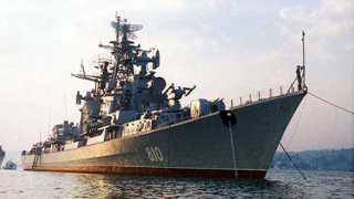 Руски крайцер акостира в Александрия преди среща на високо ниво в Египет