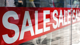 Януарските намаления на дрехи обувки и самолетни билети замаскираха инфлацията