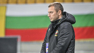Футболисти карат проби в Ботев Пловдив Става въпрос за халф