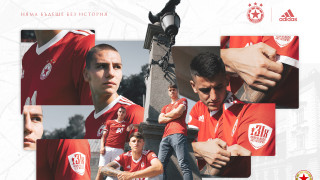 ЦСКА пусна в продажба официалната фланелка за новия сезон Тя