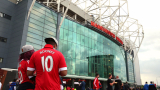 Фен на Юнайтед си купи фланелка на Сити на благотворителен търг, за да я скъса 