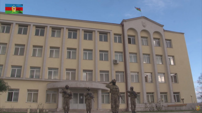 Военните на Азербайджан вече са в подстъпите на столицата на Нагорни Карабах