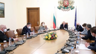 Всяка пета положителна проба за COVID 19 е съмнителна за новия