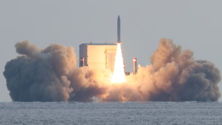 Южна Корея в понеделник успешно изстреля ракета с твърдо гориво