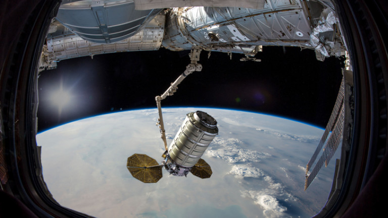 НАСА отваря Международната космическа станция за туристи от 2020-а