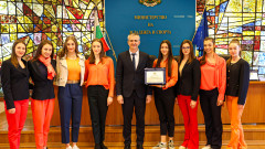 Министър Димитър Илиев награди отборите по естетическа групова гимнастика и техните треньори