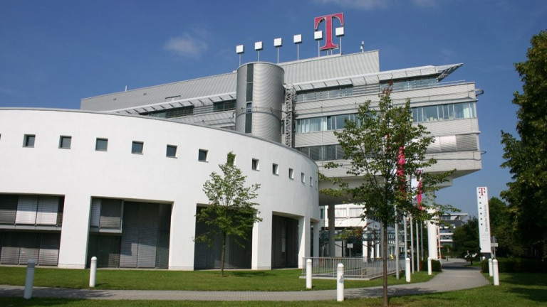 Deutsche Telekom ще съкрати 10 000 свои служители по цял