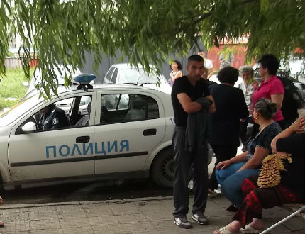 2-ма в болница, 8 в ареста при меле между два рода в Пловдив