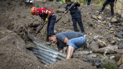Най-малко 6 загинали и 12 изчезнали след внезапно наводнение в Гватемала