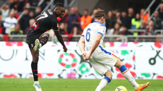 Звездата на Милан Рафаел Леао пристигна в хотела в Милано