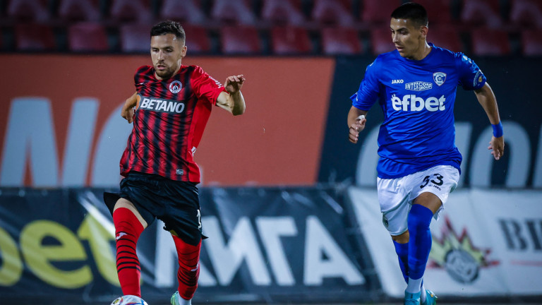 Ас на Локомотив (София) е близък приятел с играч на Манчестър Сити