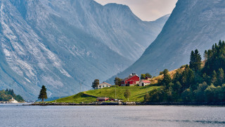 Свръхтуризмът става все по сериозен проблем И докато някои популярни дестинации