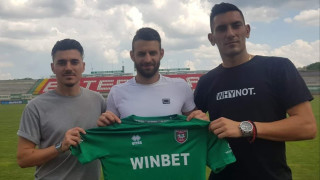 Сръбският страж Йован Лучич подписа договор до края на сезона