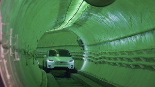 Илън Мъск представи ултрабързия подземен хиперлуп на Boring Company южно