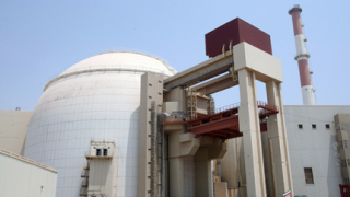 Русия се договори с Иран да изгради 8 реактора в страната