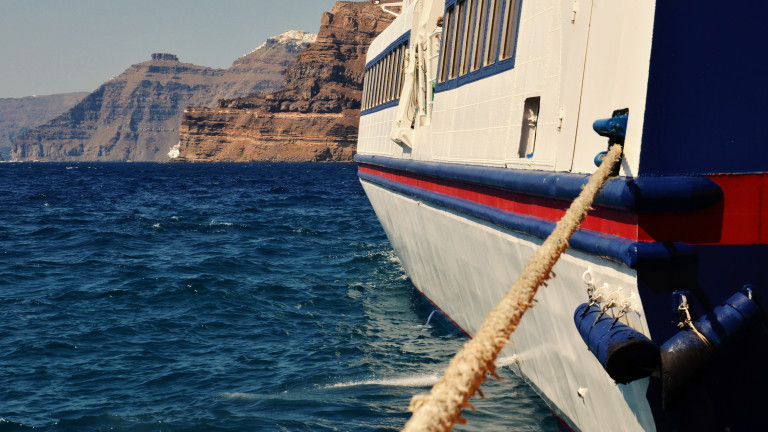 Πλοία και πλοία στην Ελλάδα παρέμειναν αγκυροβολημένα