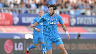 Въпреки информациите за интерес към Хвича Кварацхелия от страна на