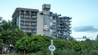 Близо 100 души все още са изчезнали в рухналата сграда във Флорида