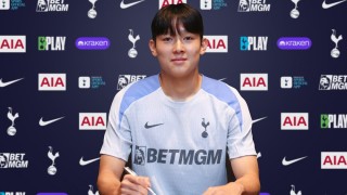 Английският Тотнъм официално обяви привличането на 18 годишното корейско крило Ян