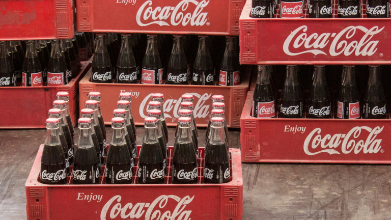 Coca-Cola отвори нов завод за $100 милиона в Камбоджа