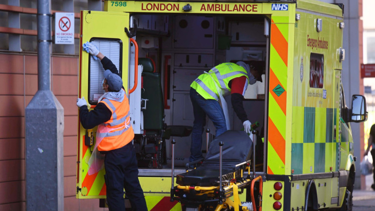 Коронавирус: Установиха 1500 повече загинали във Великобритания
