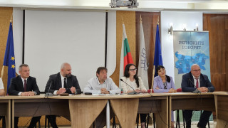 Шишков обеща пари на общините за проектите по инвестиционната програма от утре