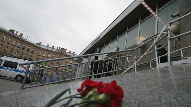 Броят на загиналите в Петербург нарасна до 14 души
