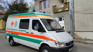 2 годишно дете е паднало от кола по време на движение